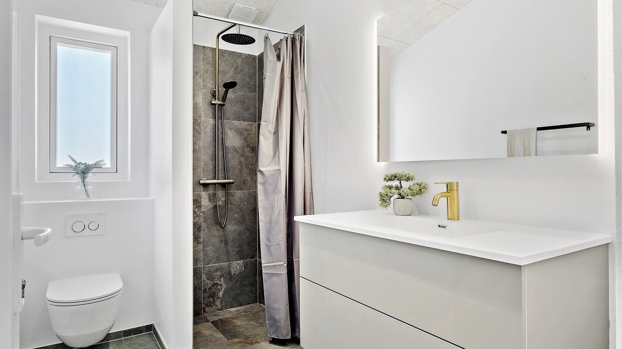 Photo of Bathroom in Hadsund