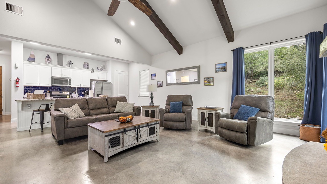 Photo of Livingroom in Highland Lake Estates