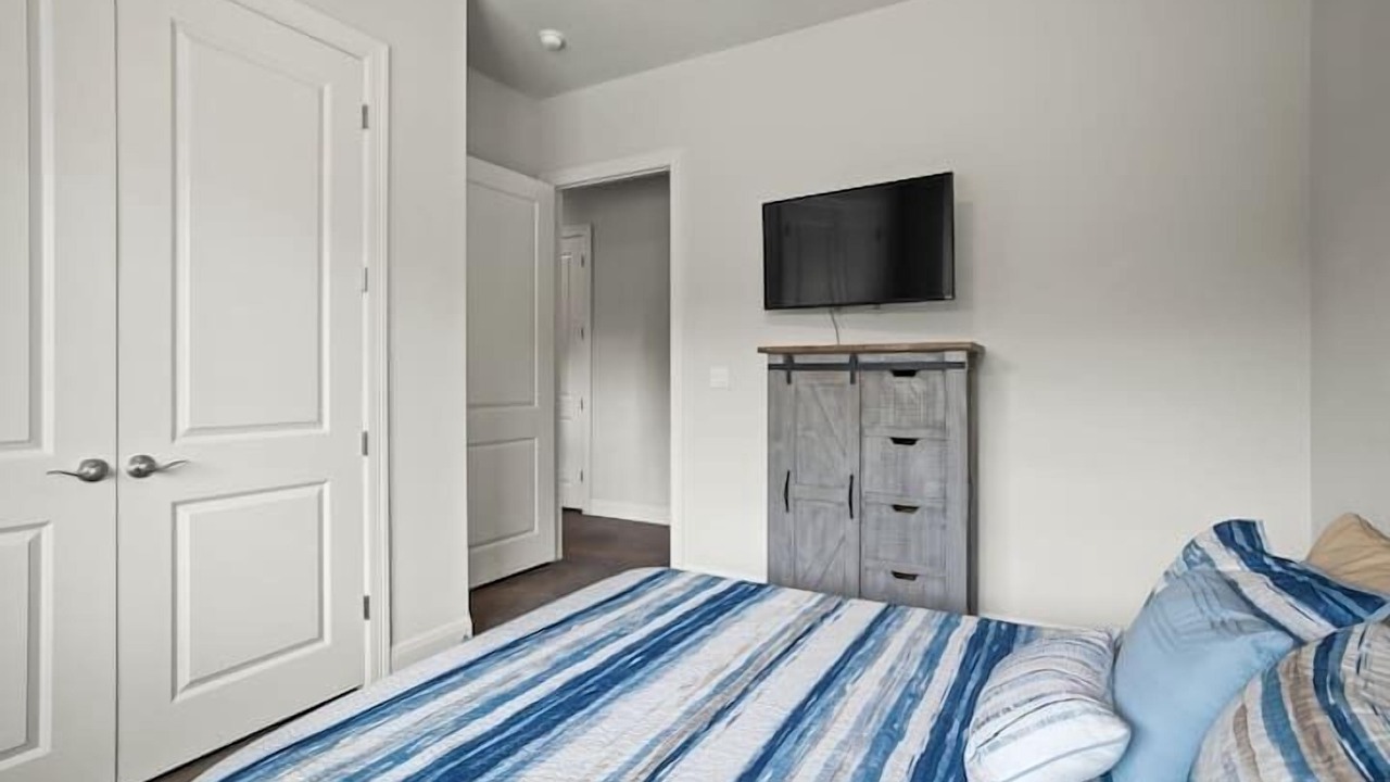 Photo of Bedroom in Highland Lake Estates