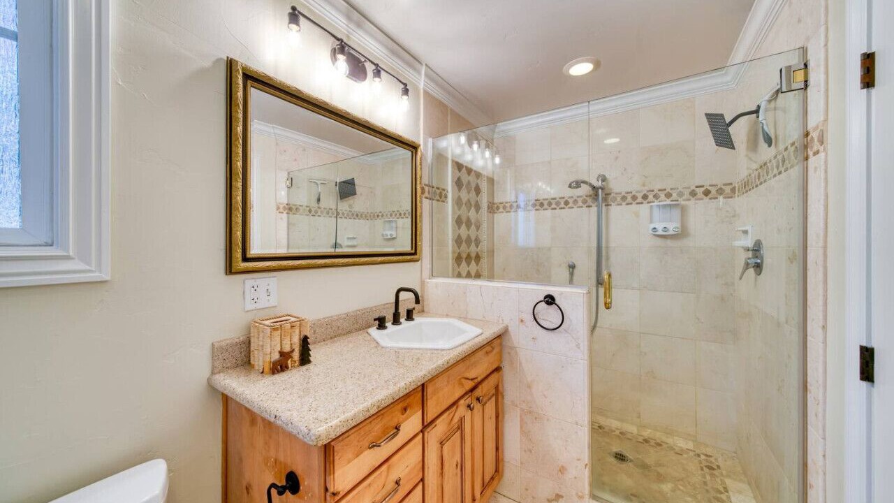 Photo of Bathroom in Lakeside Park