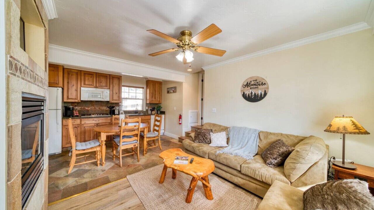 Photo of Livingroom in Lakeside Park