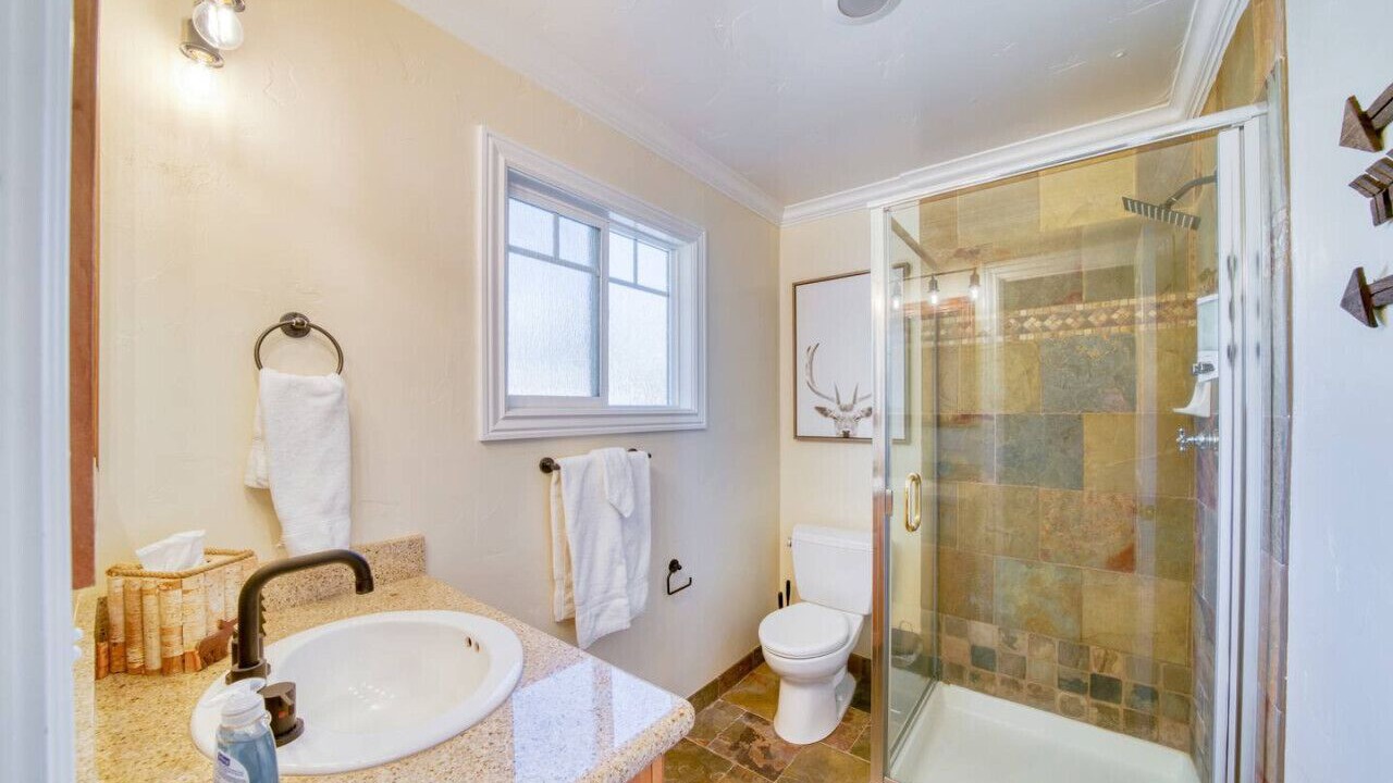 Photo of Bathroom in Lakeside Park