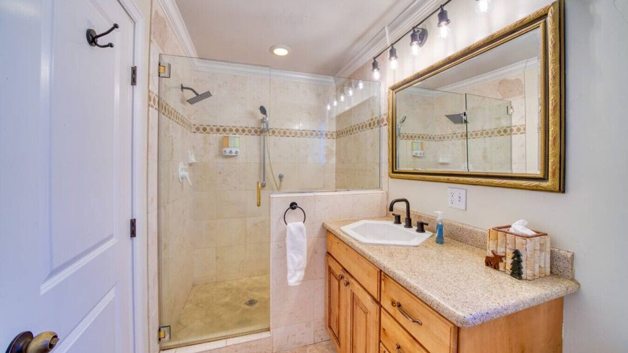 Photo of Bathroom in Lakeside Park