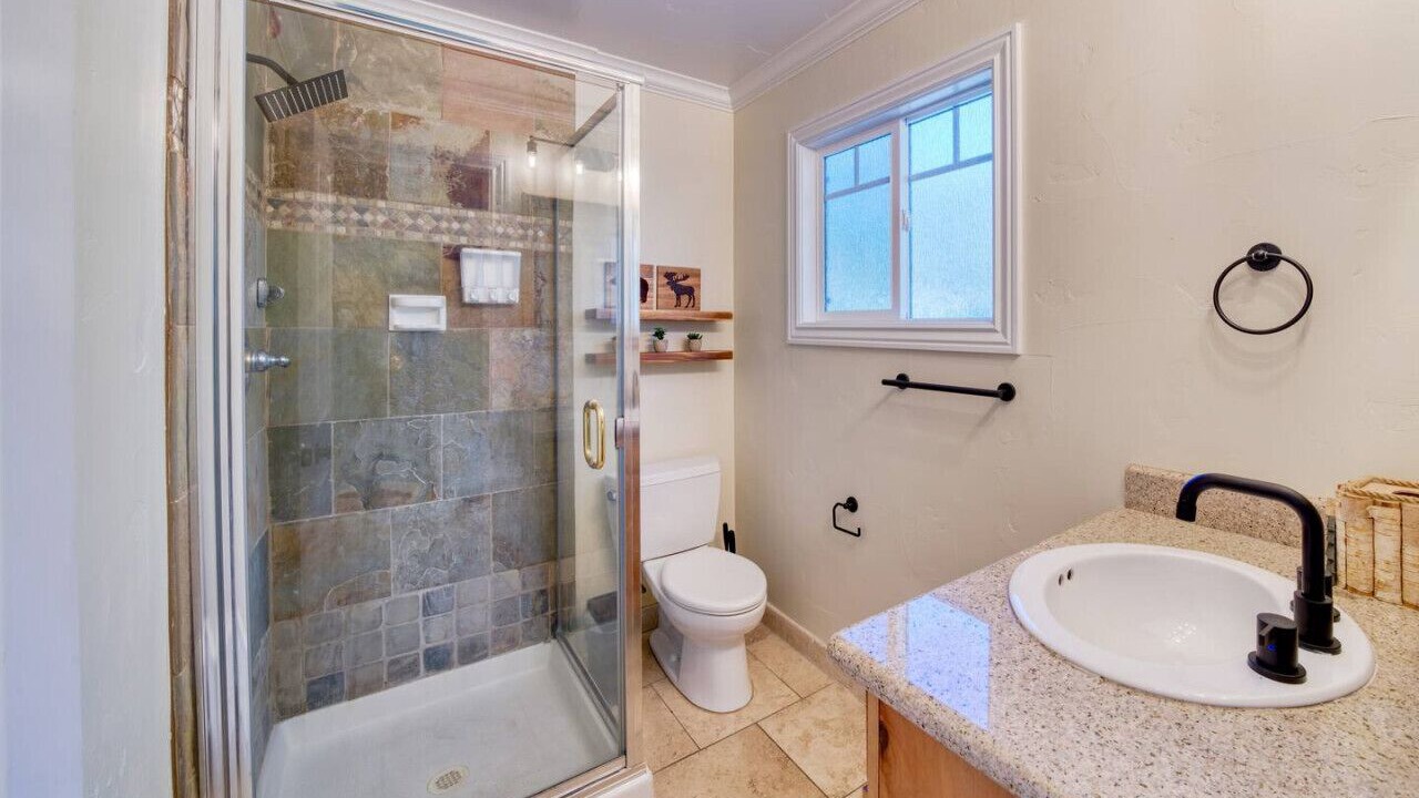 Photo of Bathroom in Lakeside Park