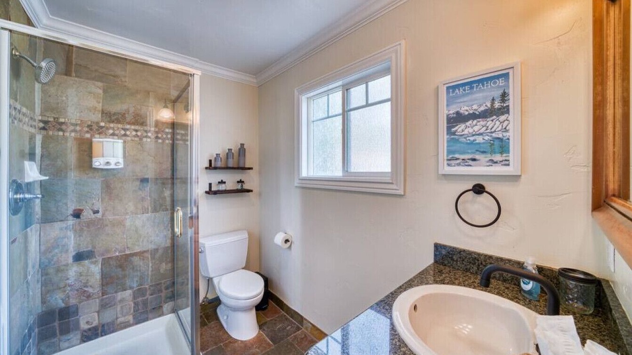 Photo of Bathroom in Lakeside Park