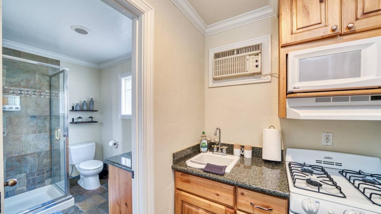 Photo of Bathroom in Lakeside Park