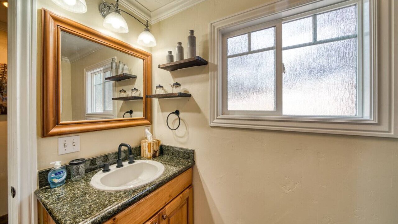 Photo of Bathroom in Lakeside Park
