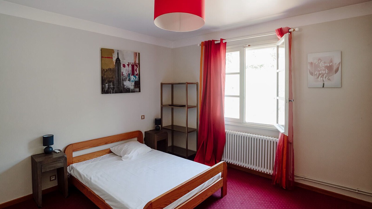 Photo of Bedroom in Volonne