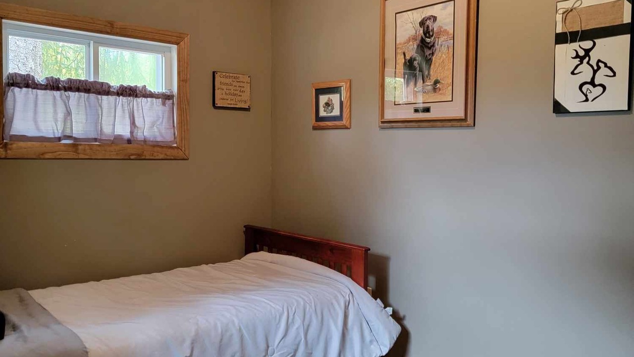 Photo of Bedroom in Onaway