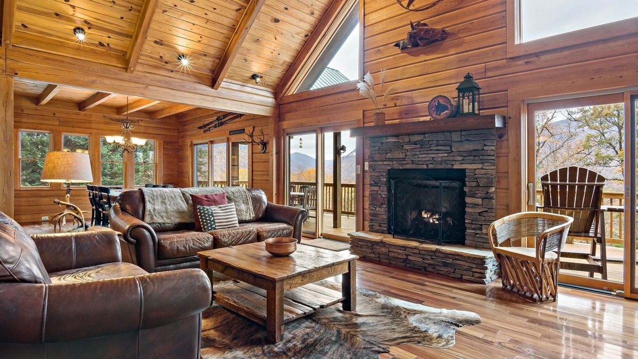 Photo of Livingroom in Lake Lure