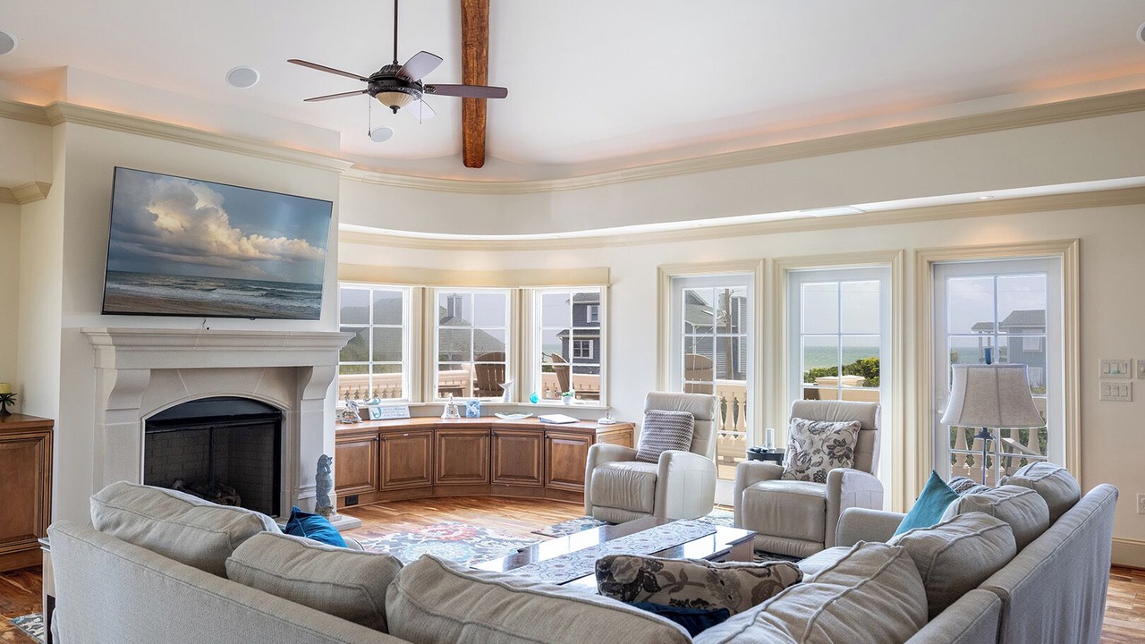 Photo of Livingroom in Pine Knoll Shores