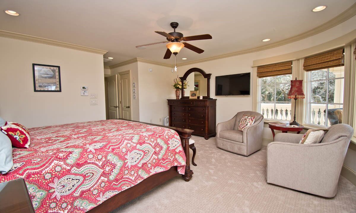 Photo of Bedroom in Pine Knoll Shores