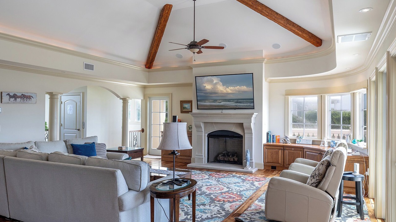 Photo of Livingroom in Pine Knoll Shores