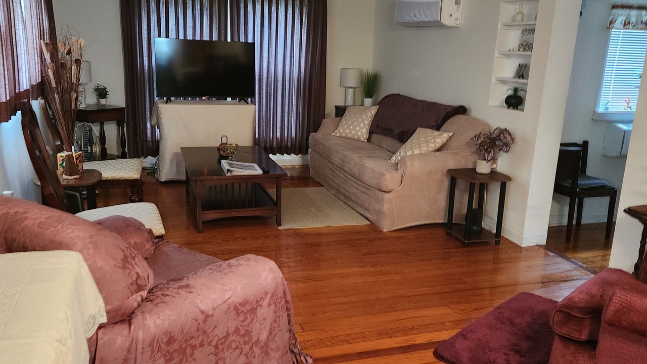 Photo of Livingroom in Clifton Forge West