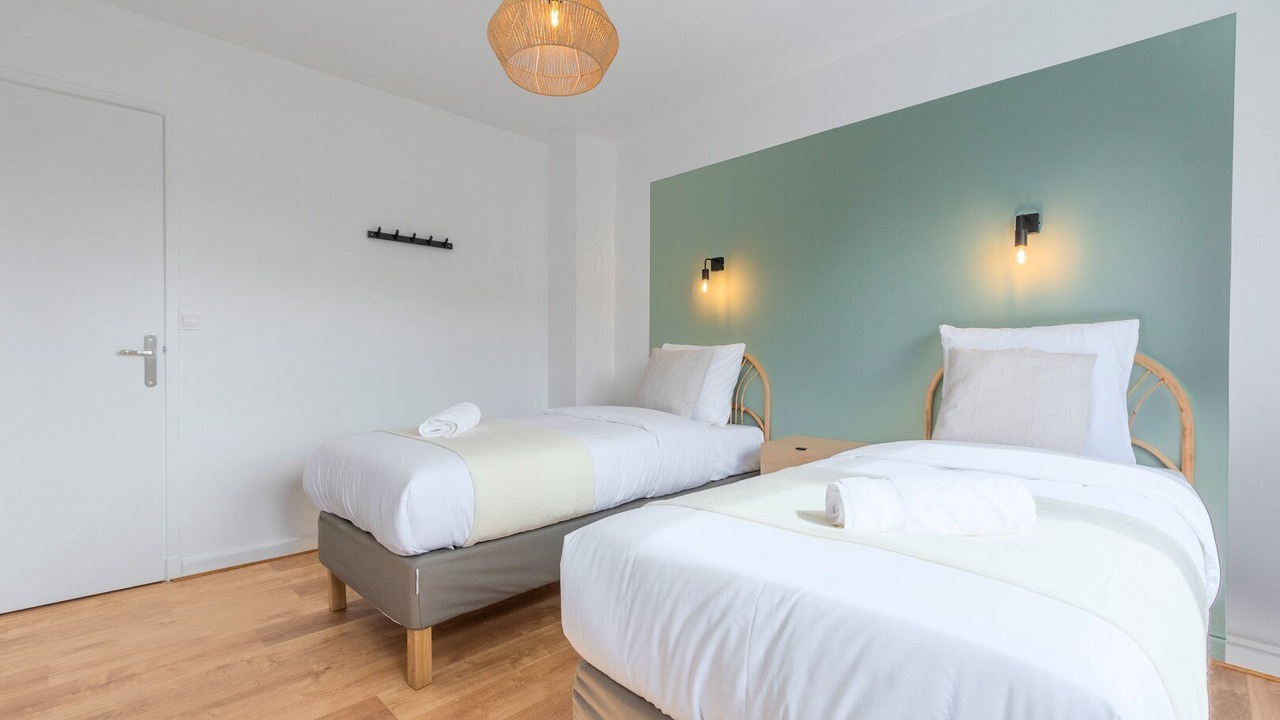 Photo of Bedroom in Fives