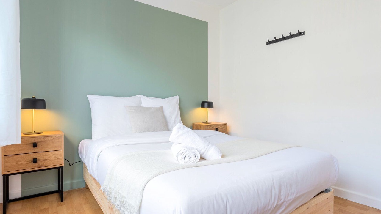 Photo of Bedroom in Fives