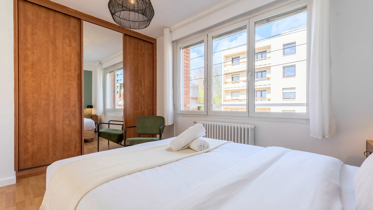 Photo of Bedroom in Fives