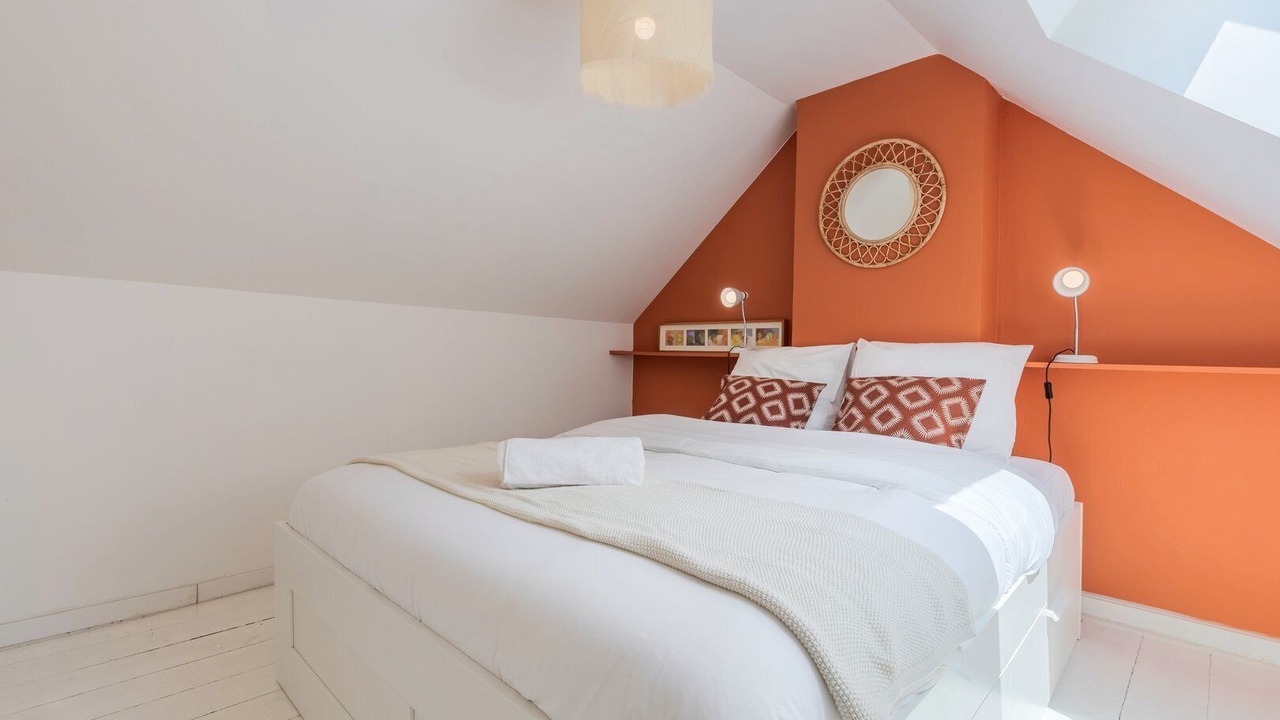 Photo of Bedroom in Fives