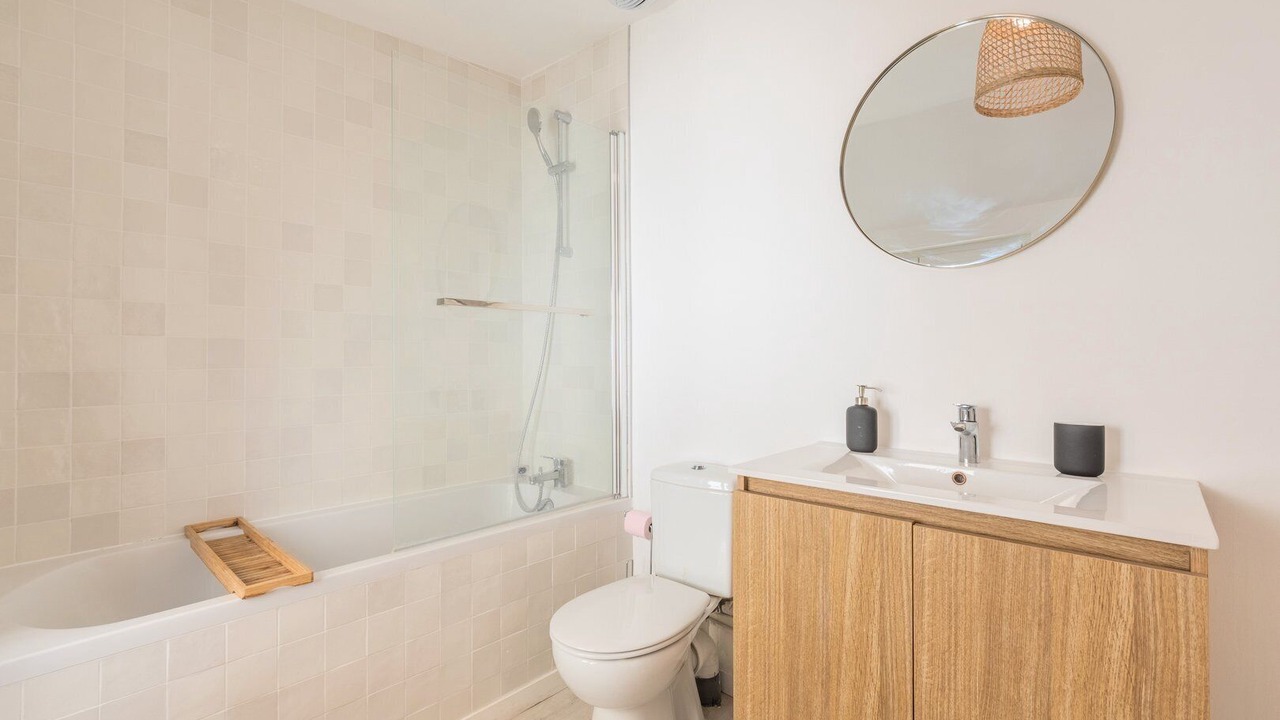 Photo of Bathroom in Fives