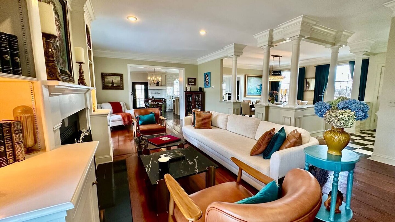 Photo of Livingroom in Three Bridges