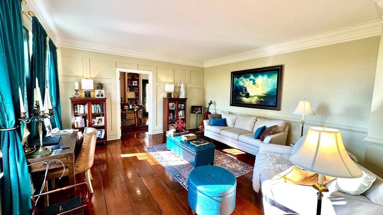 Photo of Livingroom in Three Bridges