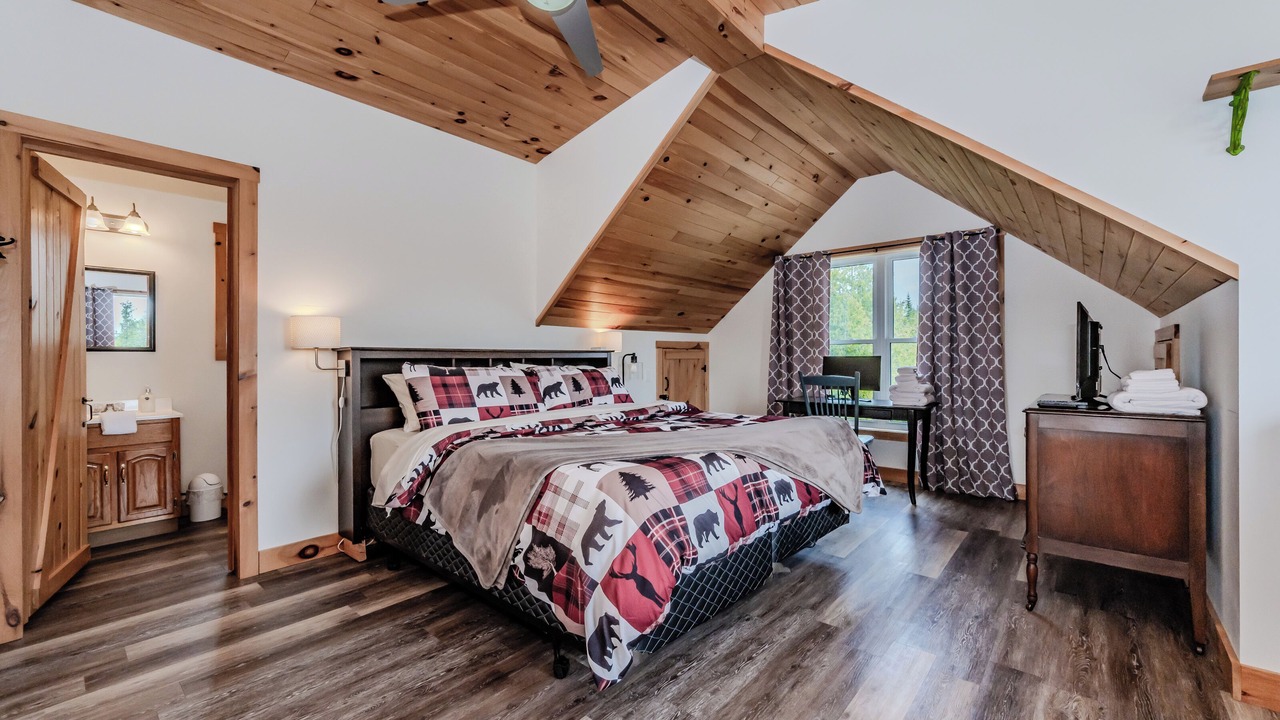 Photo of Bedroom in Colpoys Bay