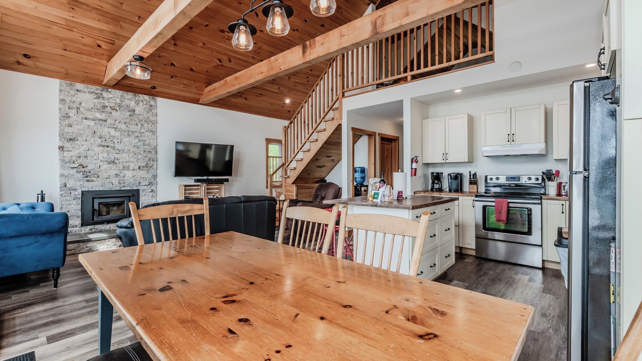 Photo of Livingroom in Colpoys Bay
