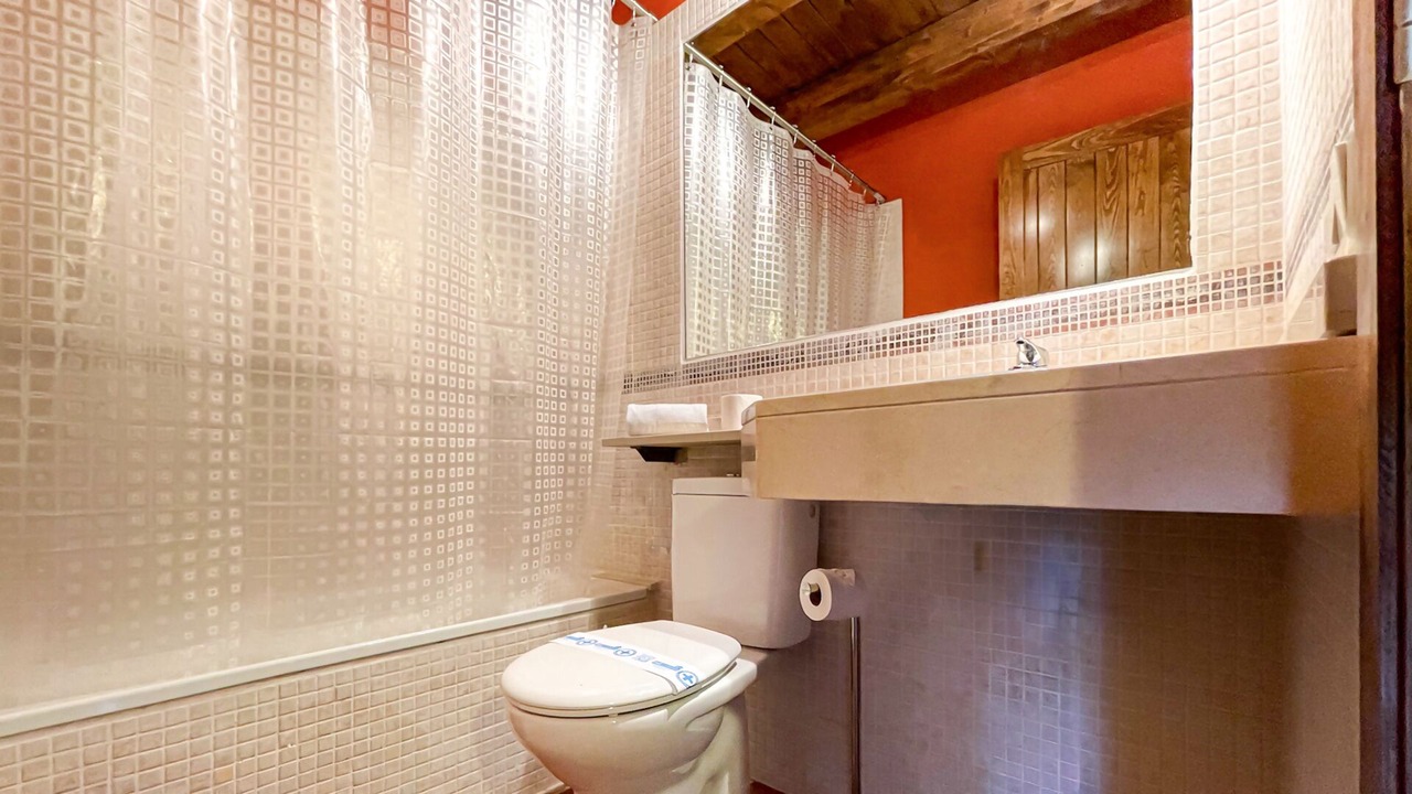 Photo of Bathroom in Llivia