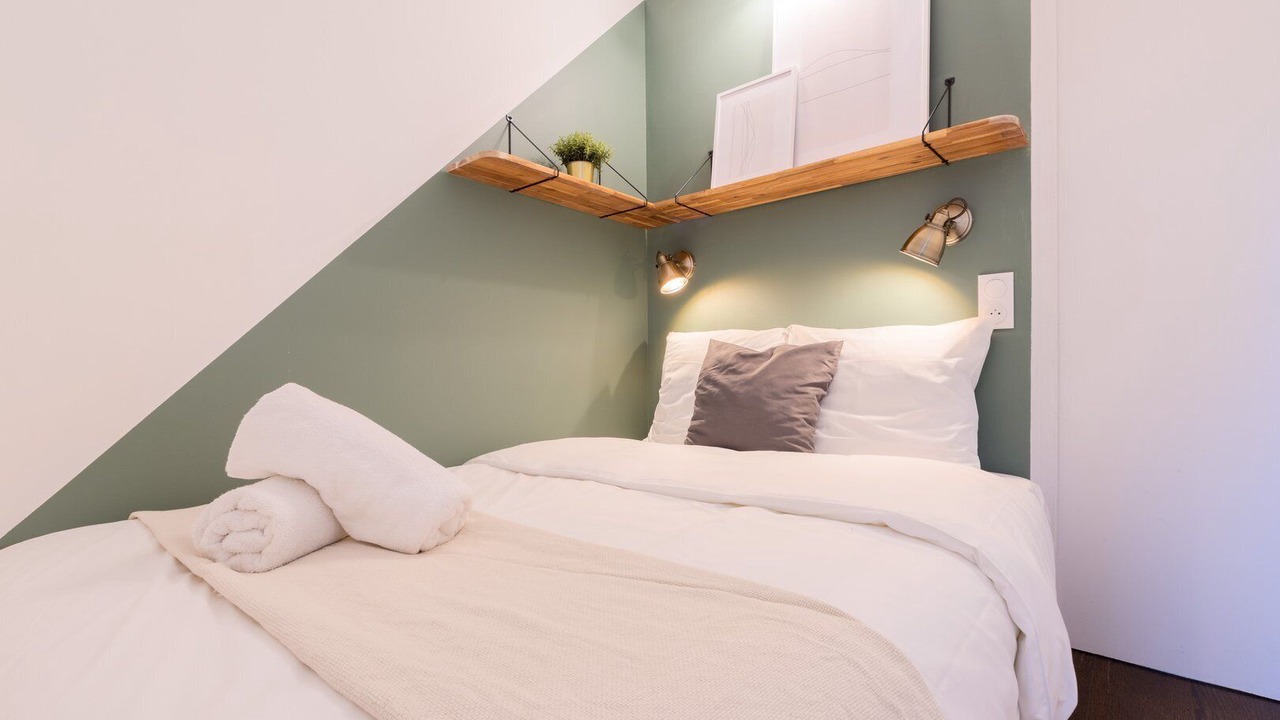 Photo of Bedroom in Fives