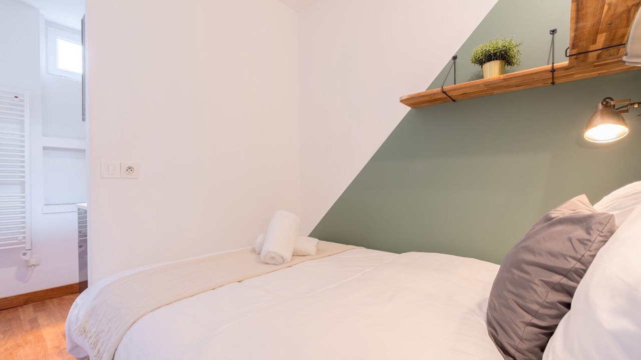 Photo of Bedroom in Fives