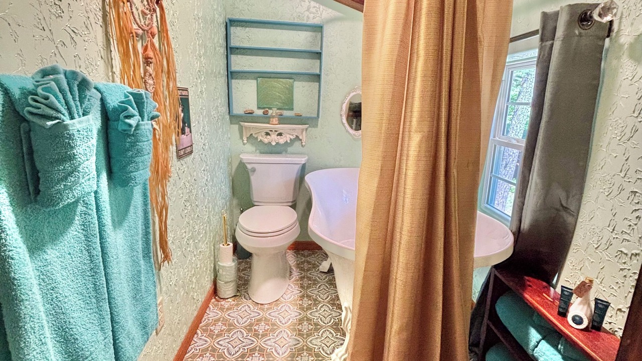 Photo of Bathroom in Eureka Springs