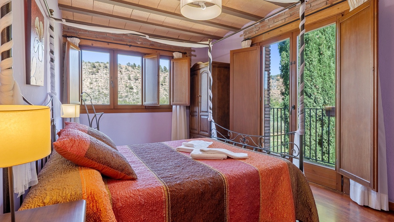 Photo of Bedroom in Flix