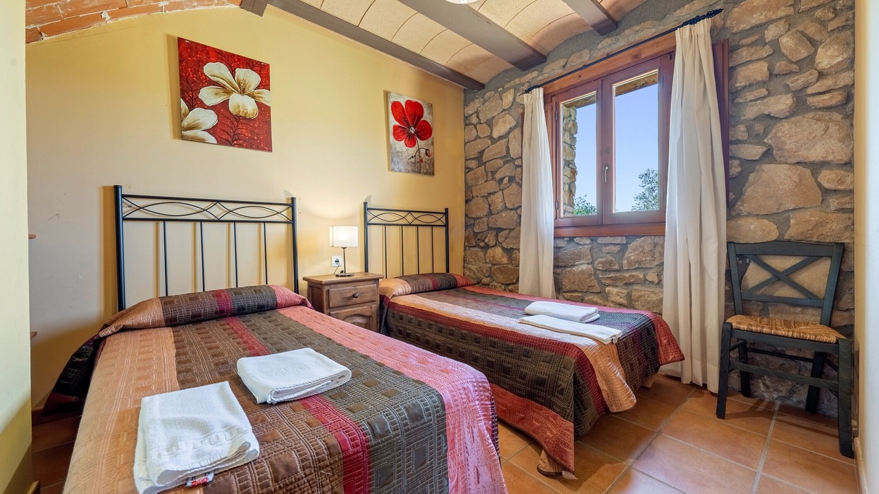 Photo of Bedroom in Flix