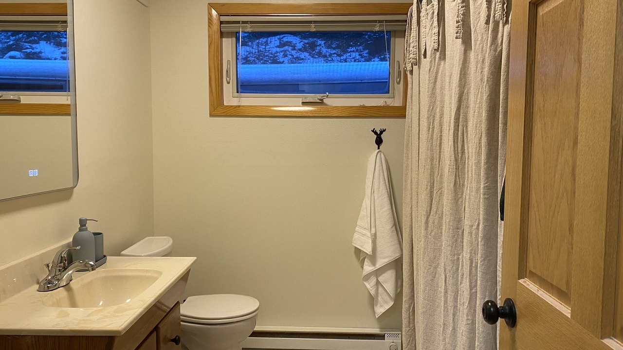 Photo of Bathroom in Sioux Narrows Nestor Falls