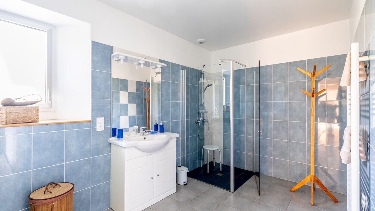 Photo of Bathroom in Saint-Julien-des-Landes