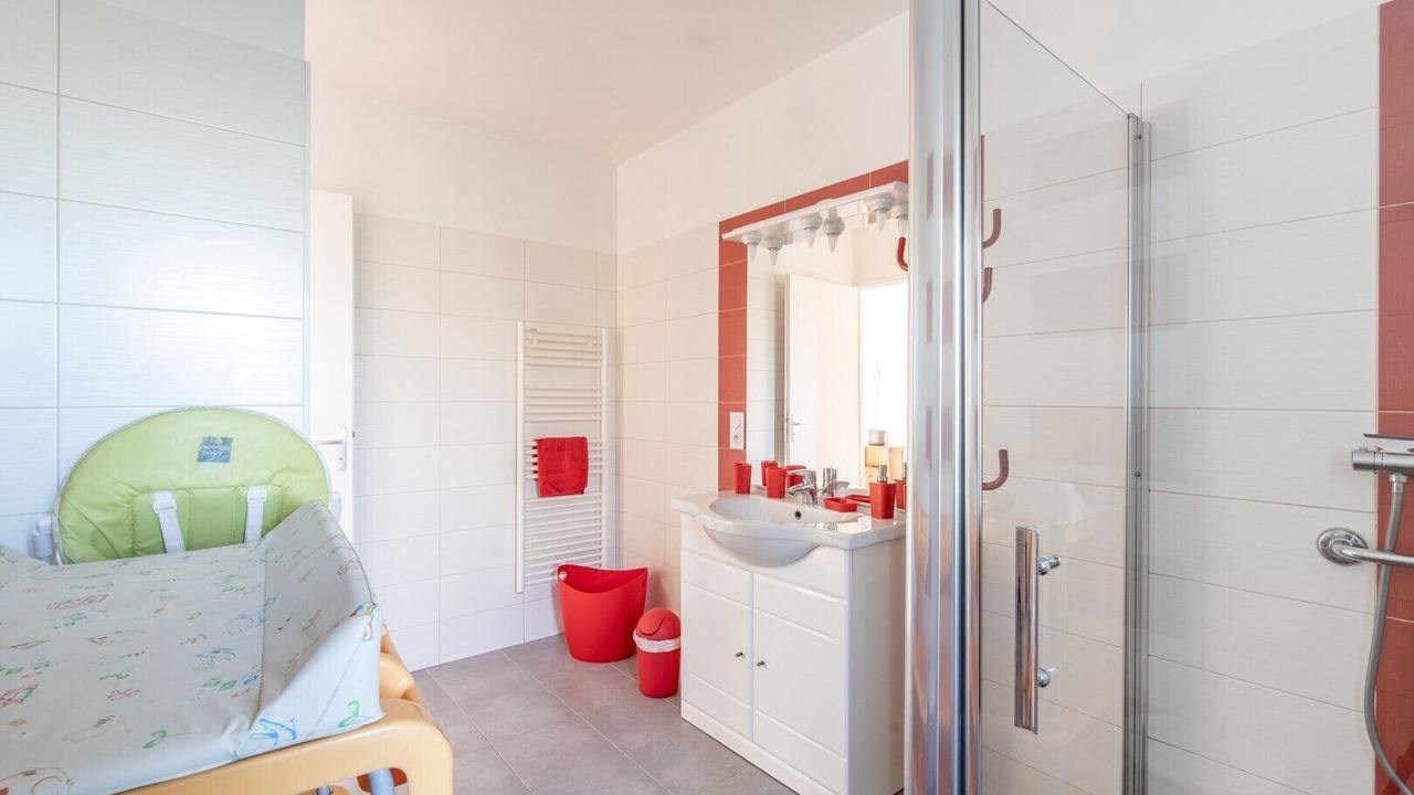 Photo of Bathroom in Saint-Julien-des-Landes