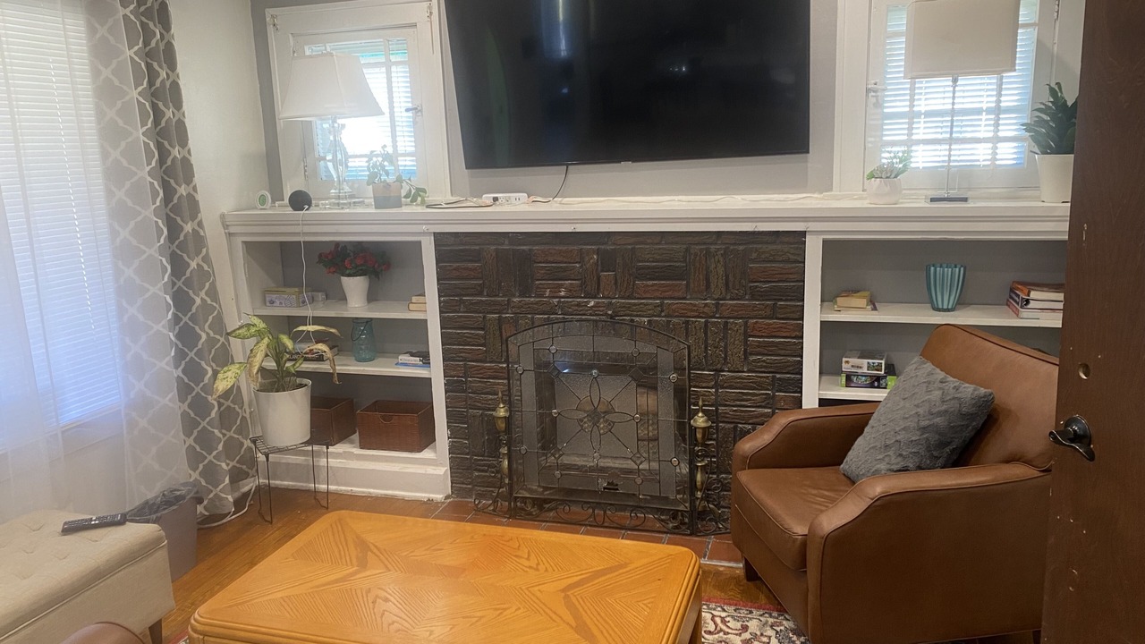 Photo of Livingroom in Youngstown