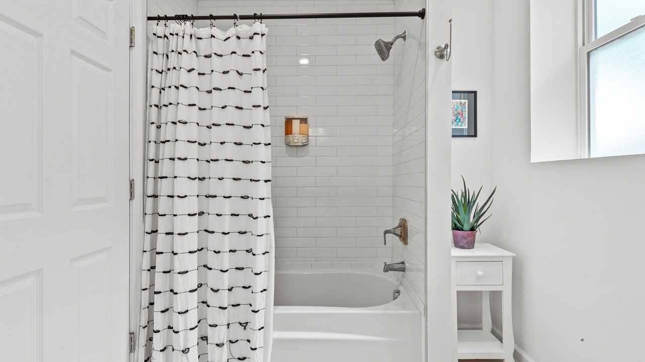 Photo of Bathroom in Tower Grove South