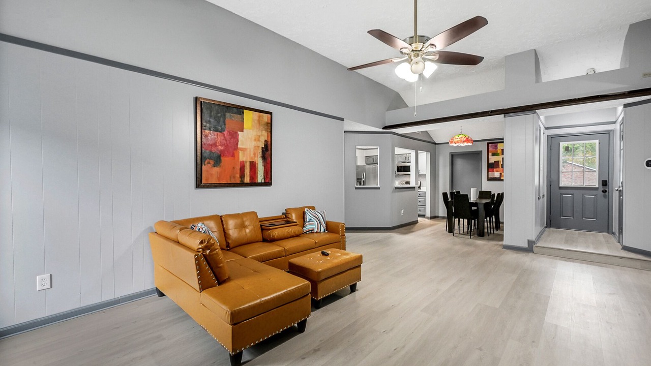 Photo of Livingroom in League City