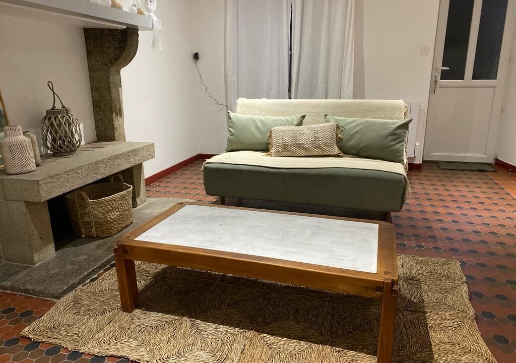 Photo of Livingroom in Reville