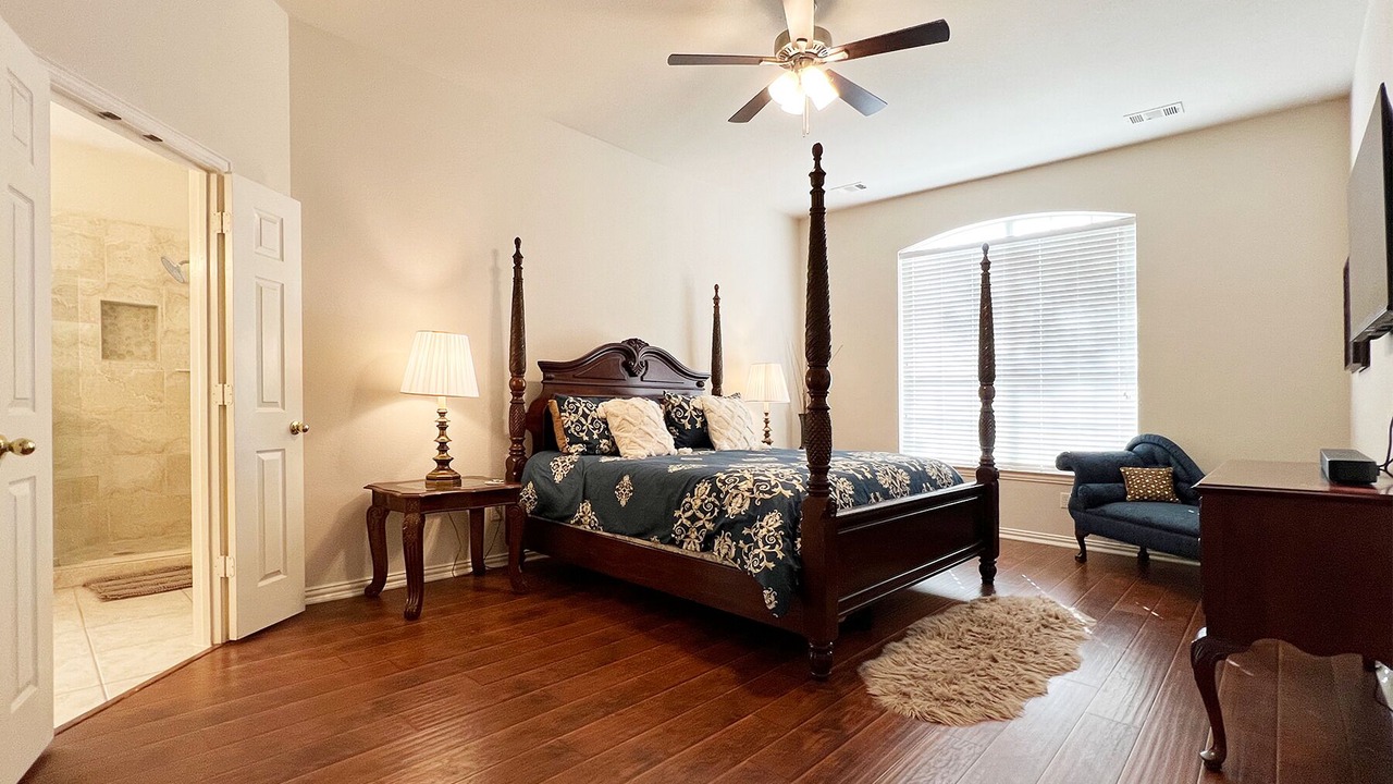 Photo of Bedroom in Allen