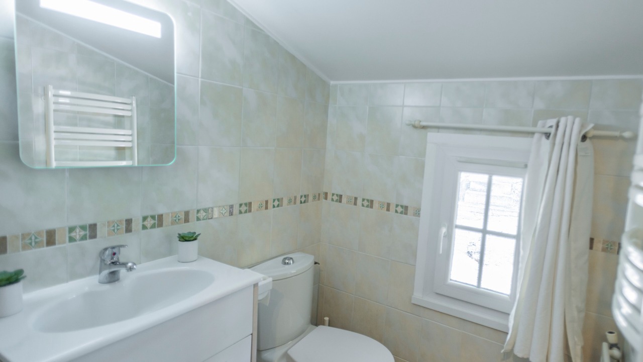 Photo of Bathroom in Laprade