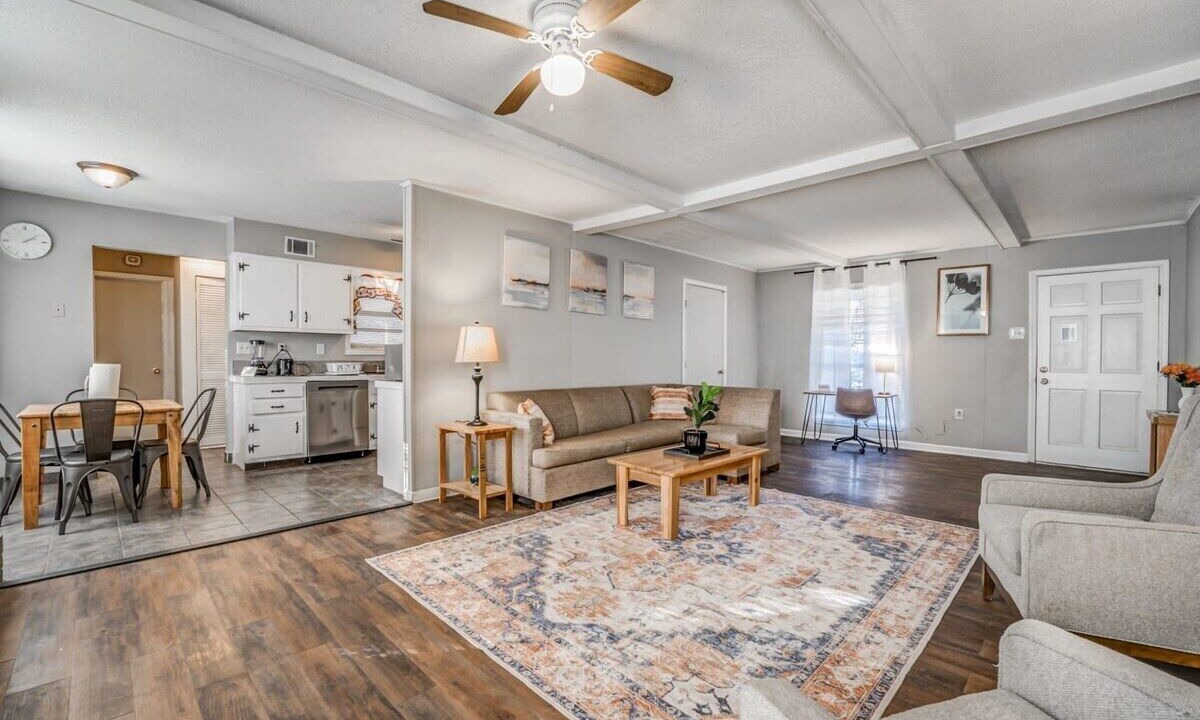 Photo of Others in Ellendale