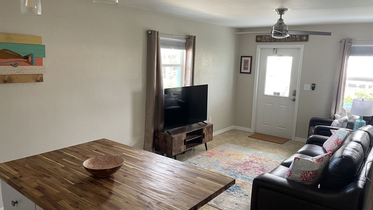 Photo of Livingroom in Saint James City