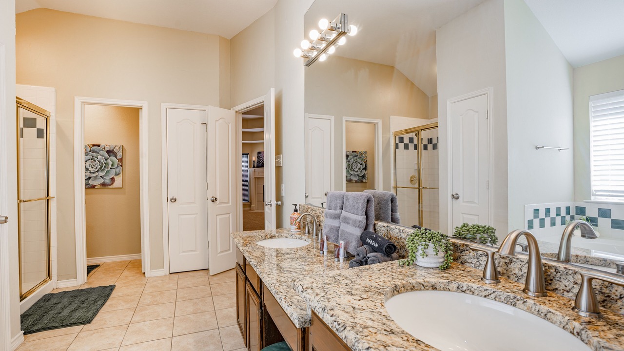 Photo of Bathroom in Allen