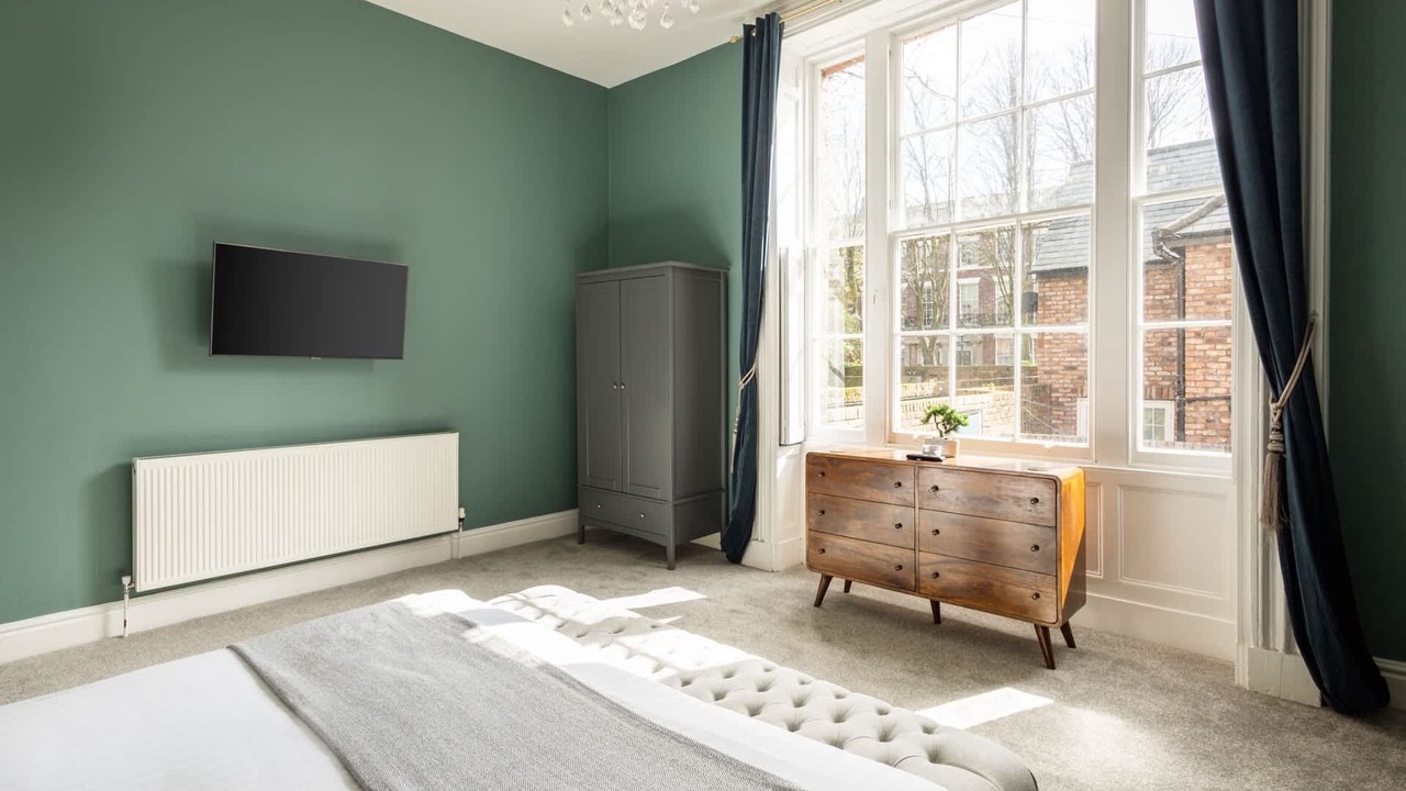 Photo of Others in Hope Street