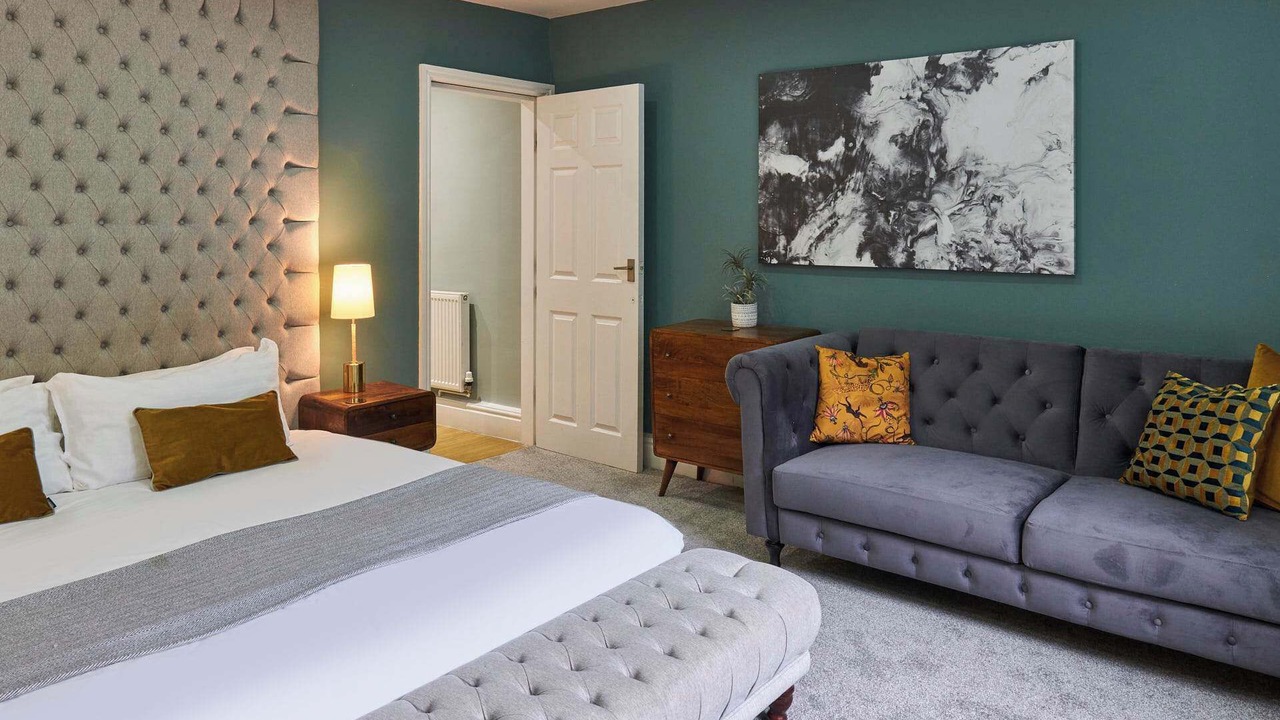 Photo of Others in Hope Street