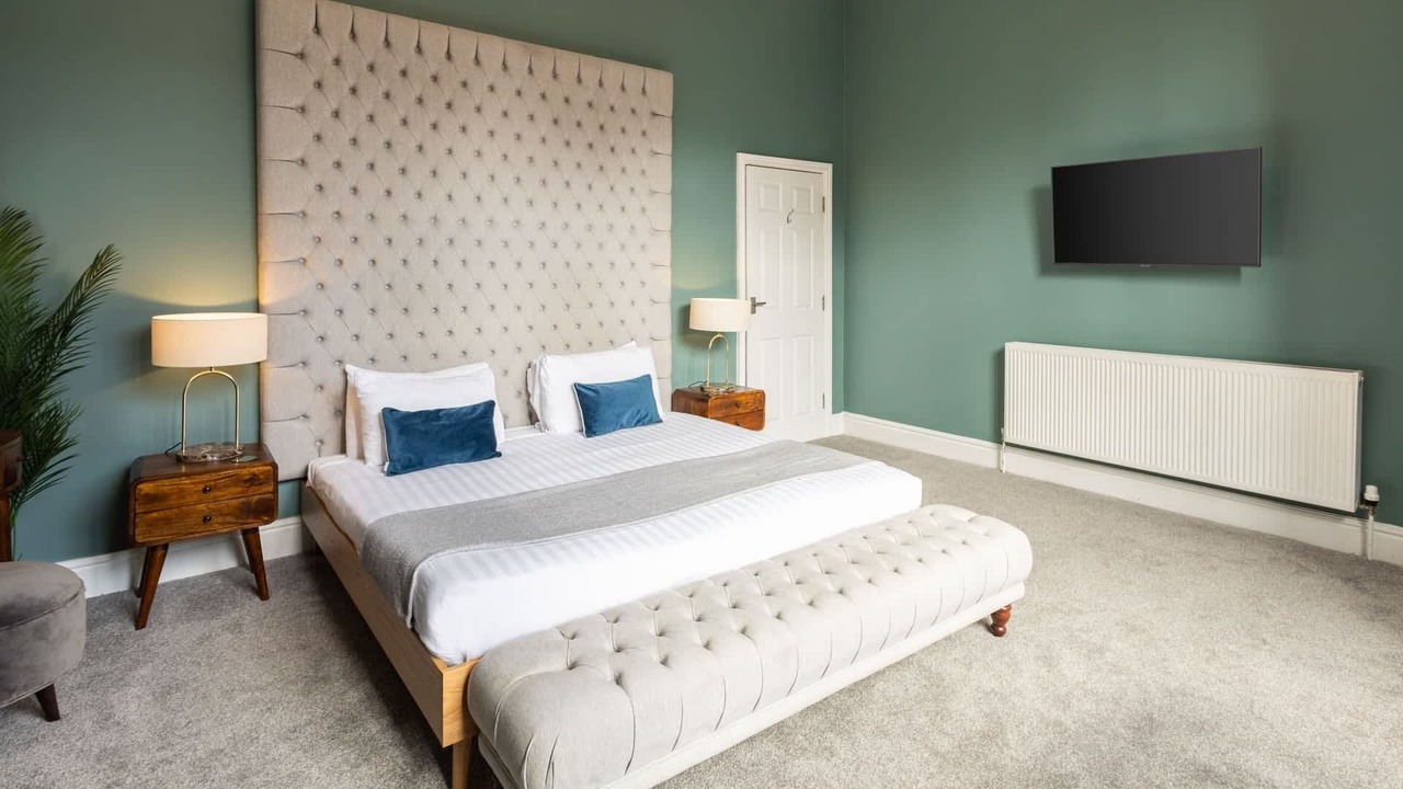 Photo of Others in Hope Street