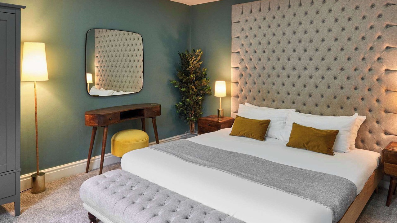 Photo of Others in Hope Street