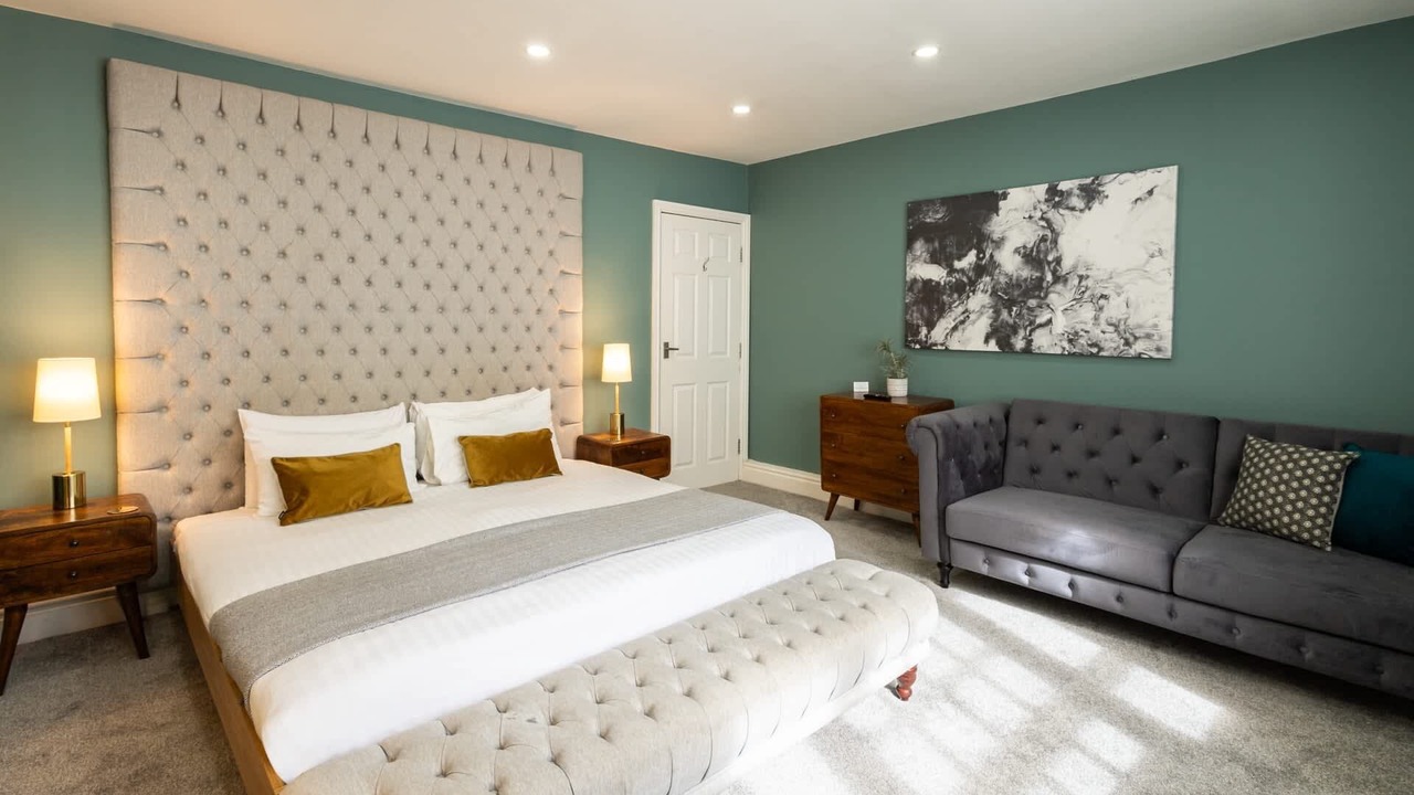 Photo of Others in Hope Street